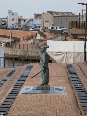 Statue of Luzon Sukezaemon